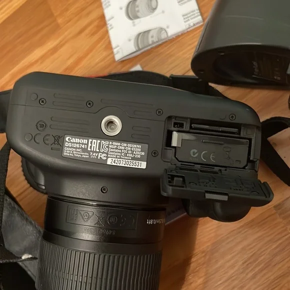 Canon EOS Rebel T7 WITH CASE, STRAP, AND CHARGER